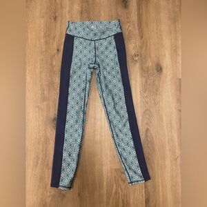 GAP Fit Floral Leggings with Blue Accents XL girls‎
